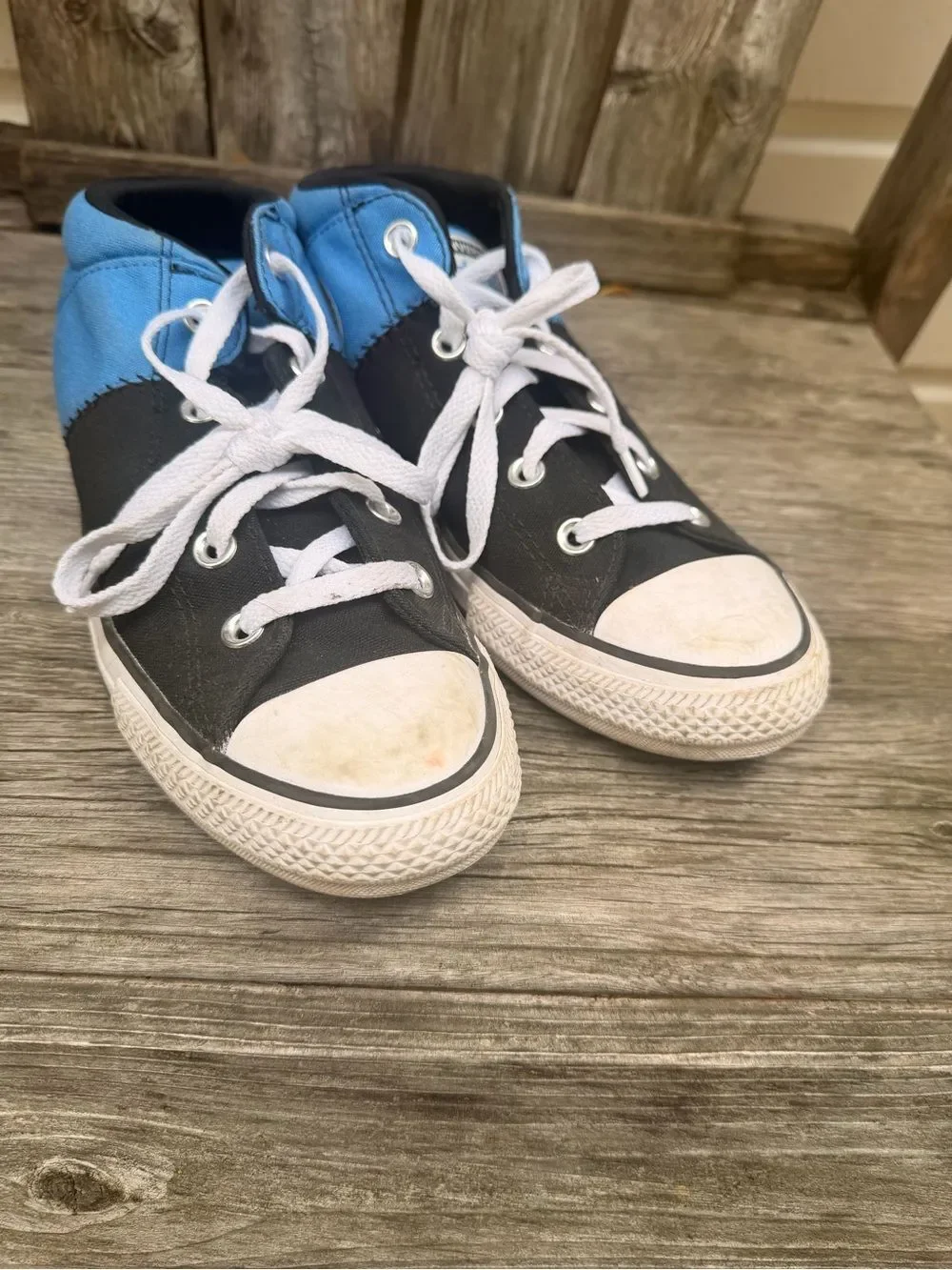Converse Chuck Taylor Kids High-Top Canvas Sneakers in Blue and Black size 6.5